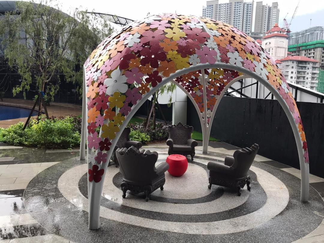 Arte Mont Kiara Host By Host Corner Suites クアラルンプール エクステリア 写真