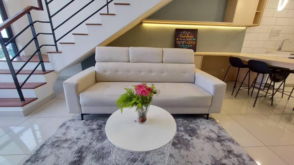 Arte Mont Kiara Host By Host Corner Suites クアラルンプール エクステリア 写真